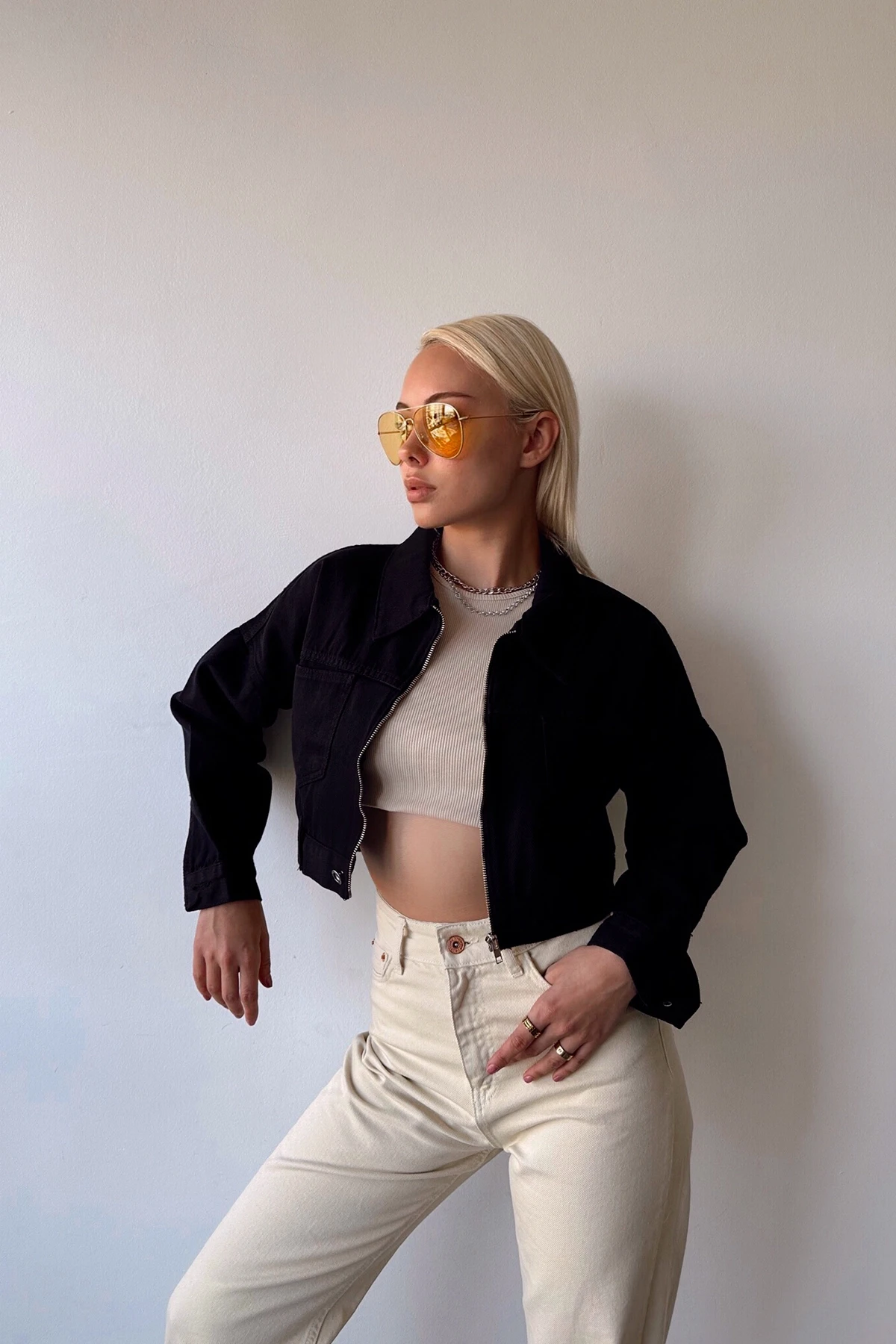 Siyah Çift Cepli Fermuarlı Yıkamalı Crop Denim Ceket