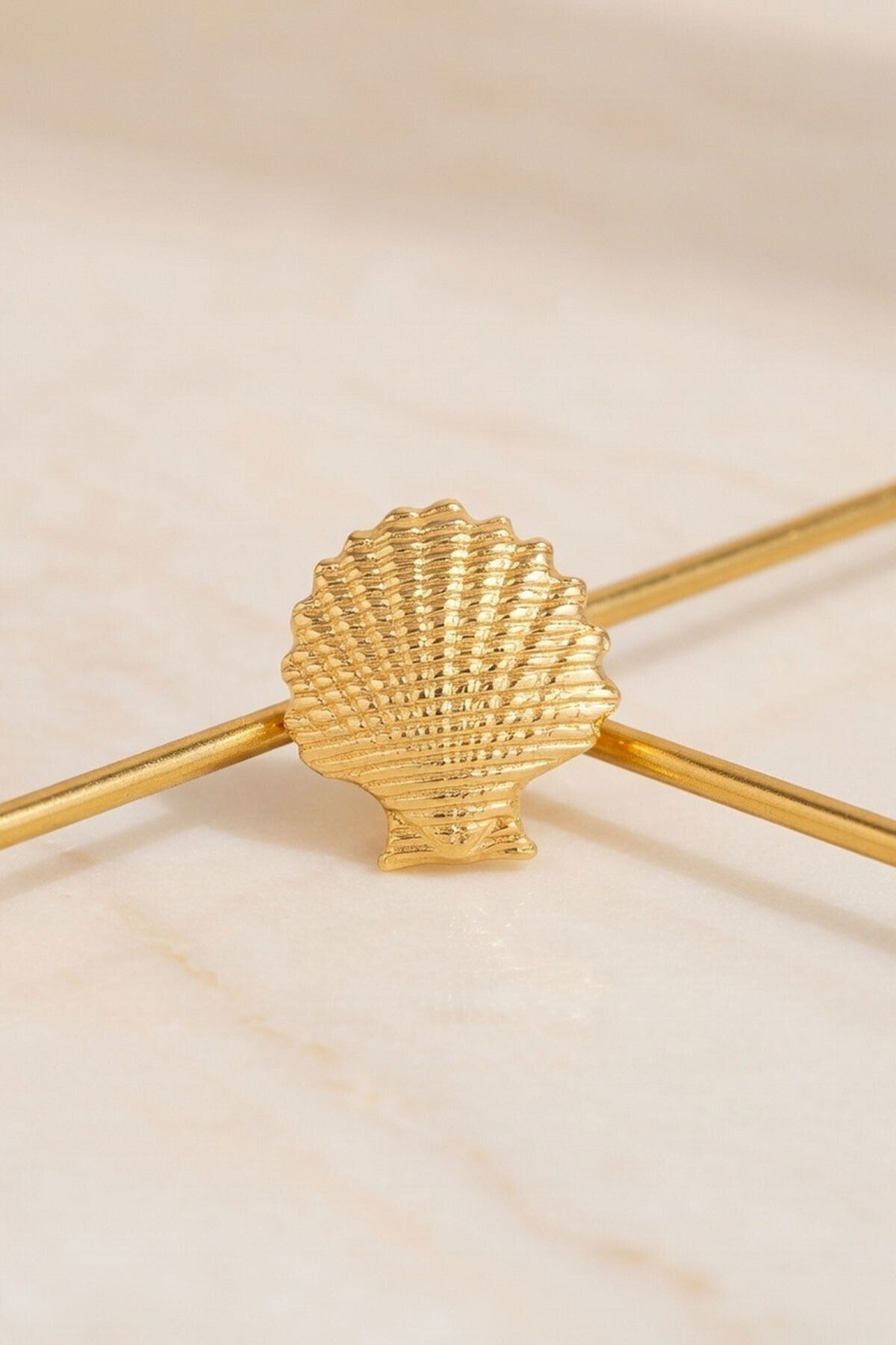 Gold Mini İstiridye Kabul Tasarım Küpe