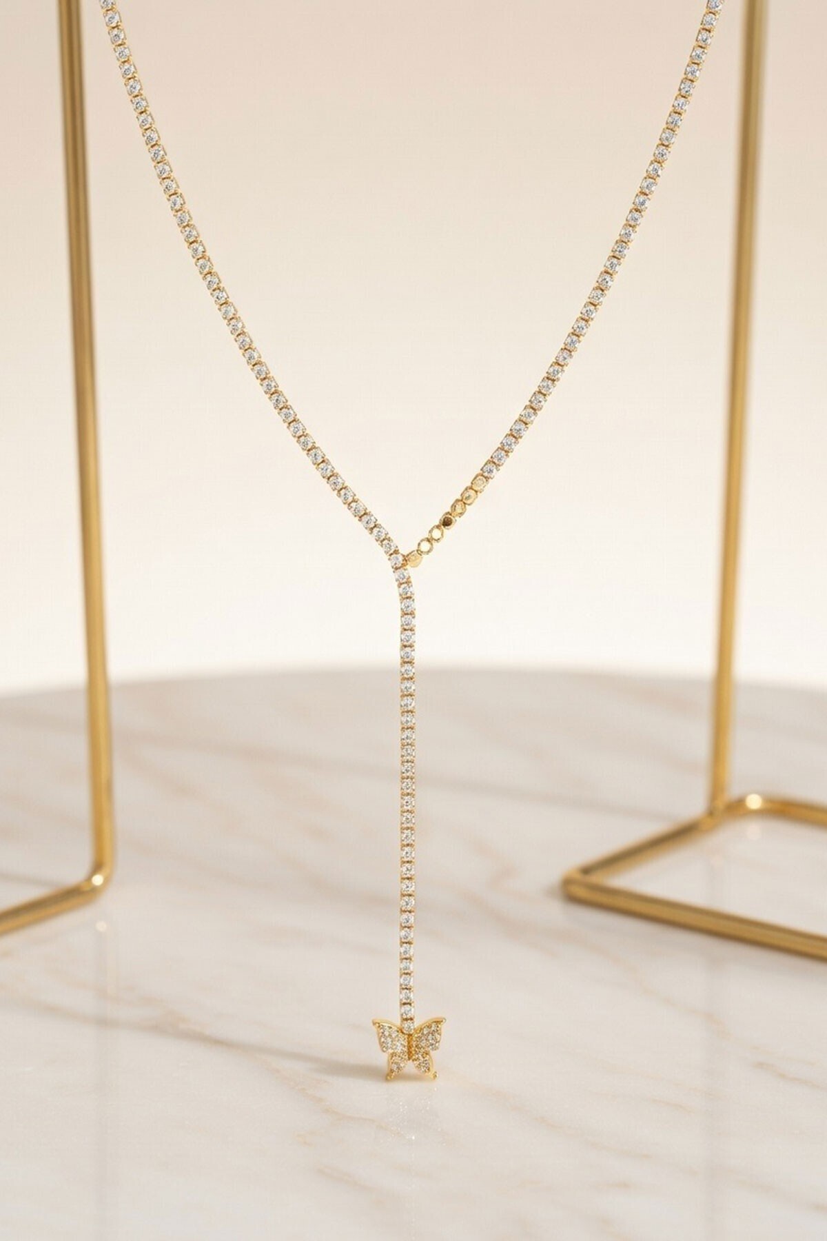 Gold Zirkon Taşlı Su Yolu Kelebek Figürlü Kolye