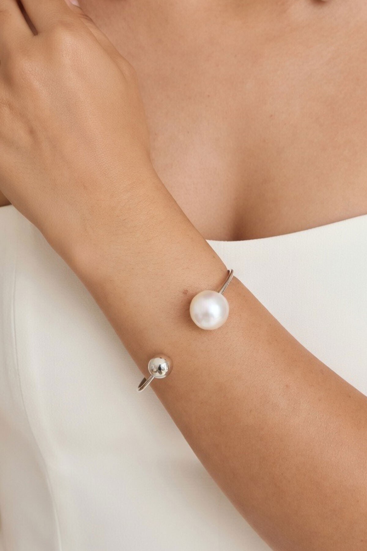 Silver İnci Detaylı Minimalist Bileklik