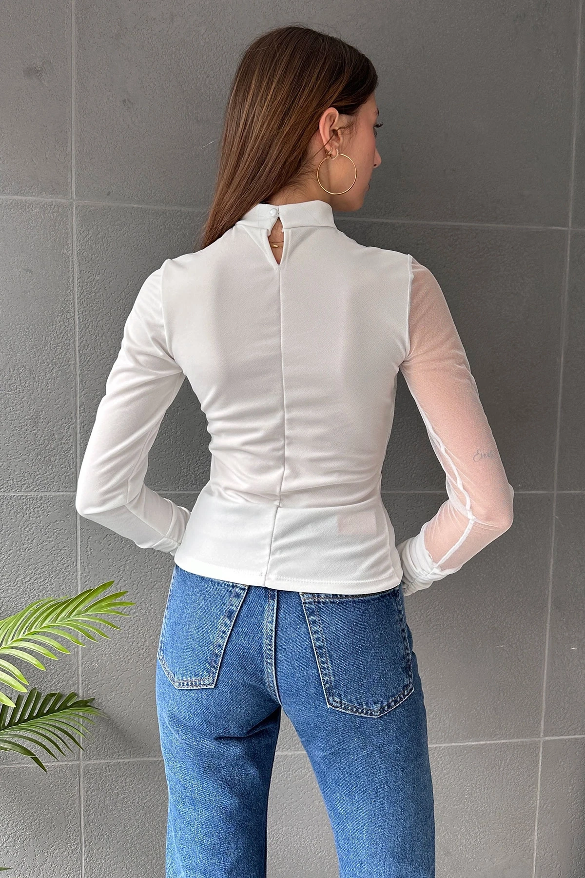 Beyaz Yarım Balıkçı Tül Detaylı Bluz