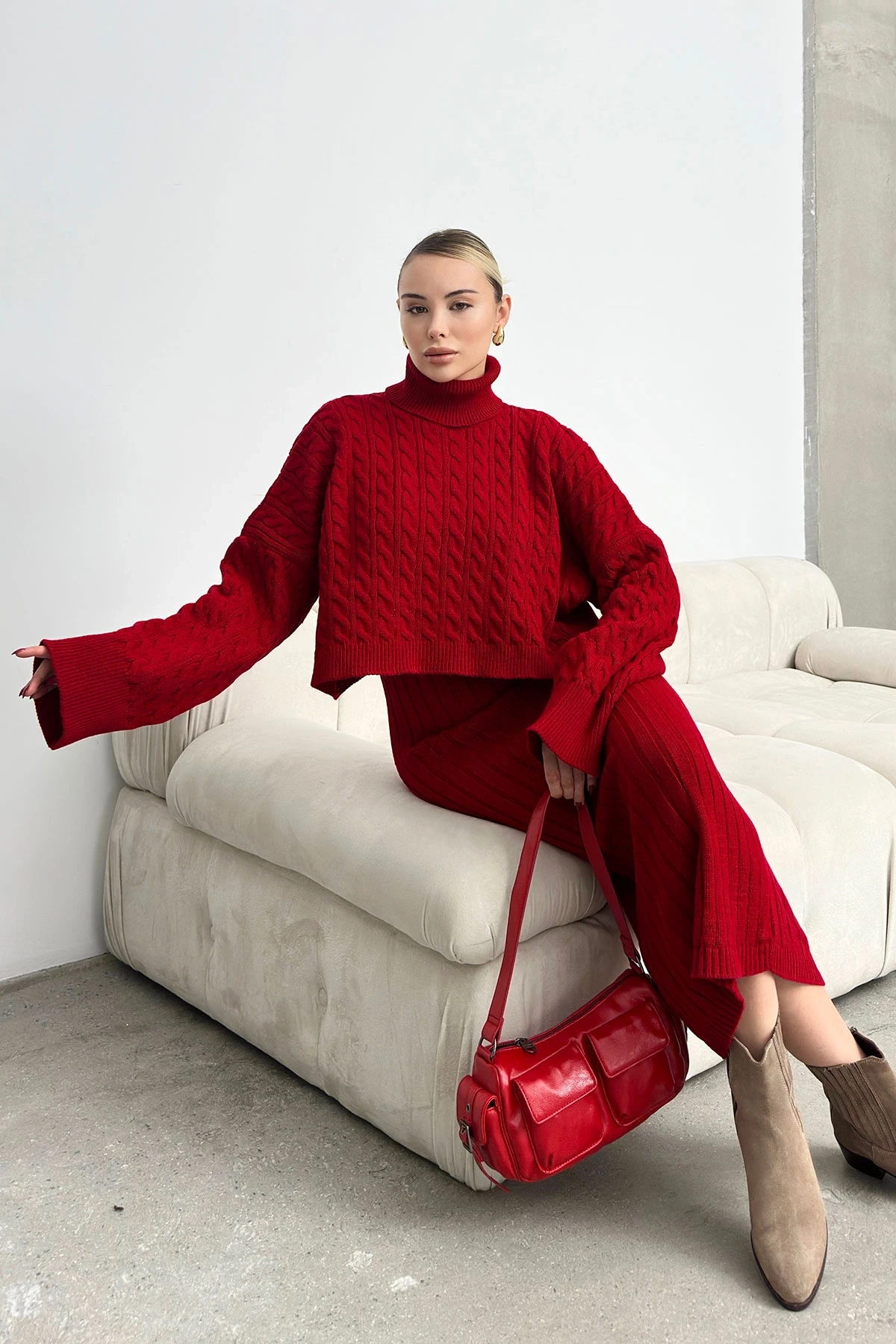 Bordo Boğazlı Örgü Motifli Crop Kazak Ve Triko Elbise Takım