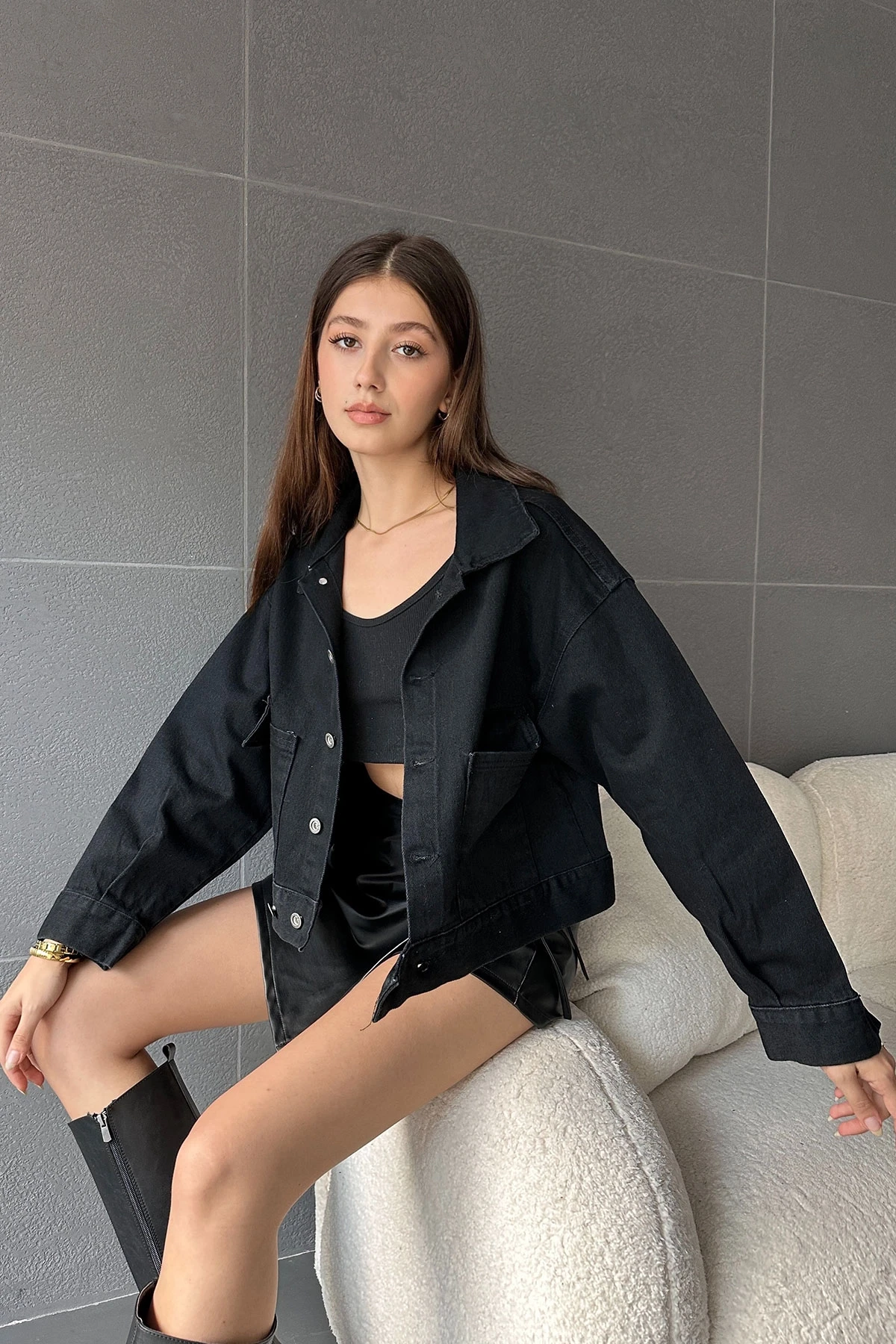 Siyah Çift Cep Beli Düğme Detaylı Denim Ceket