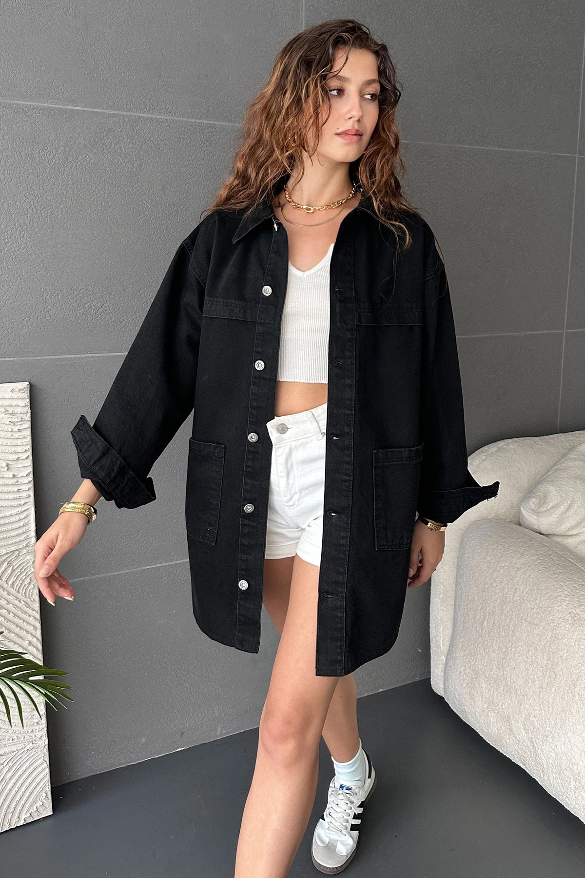 Siyah Düğmeli Çift Cep Oversize Denim Gömlek Ceket