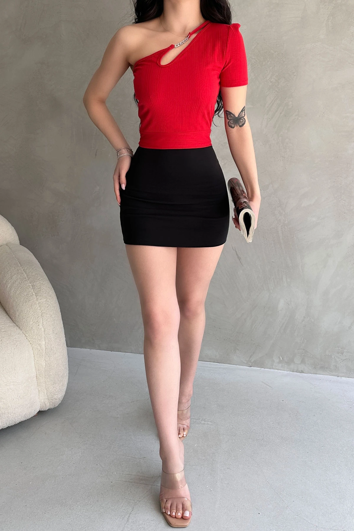 Kırmızı Tek Omuz Zincir Detaylı Crop Bluz