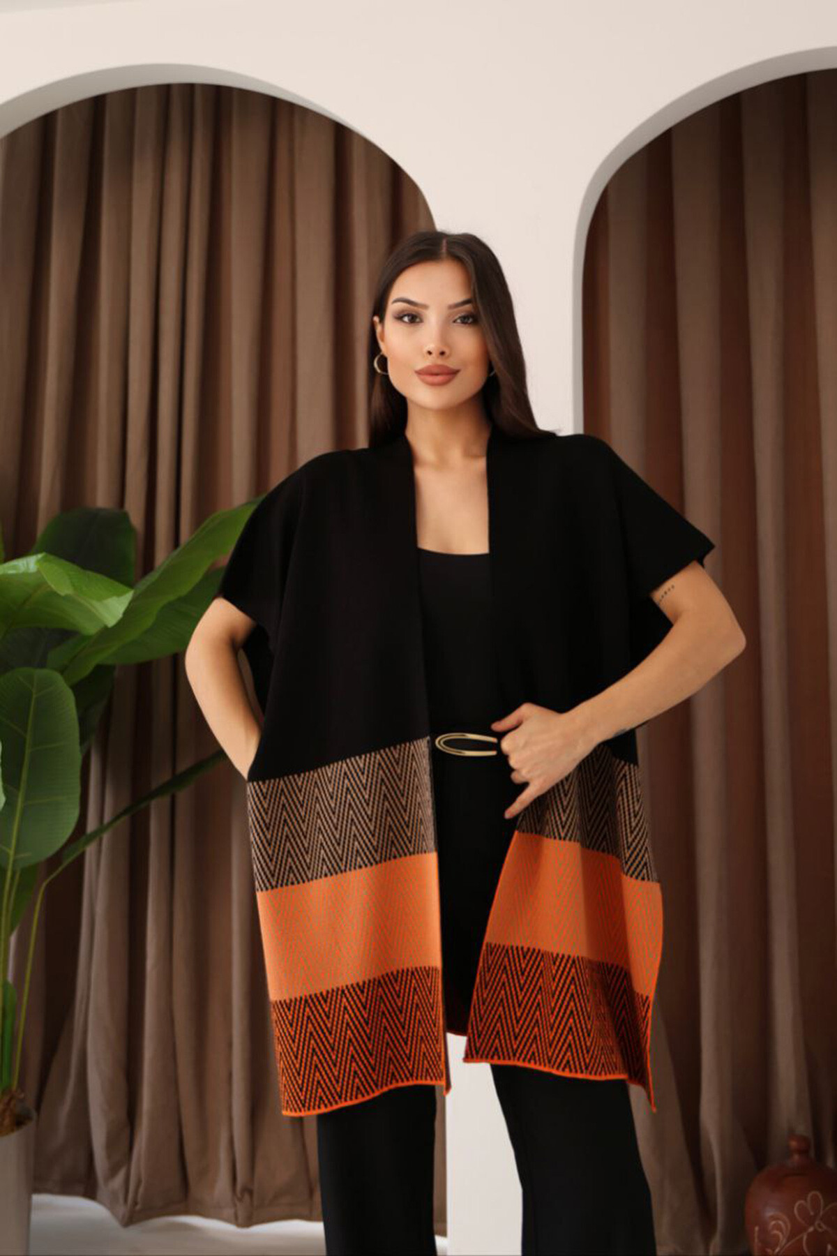 Siyah Zigzag Desenli Renk Bloklu Geniş Kesim Hırka
