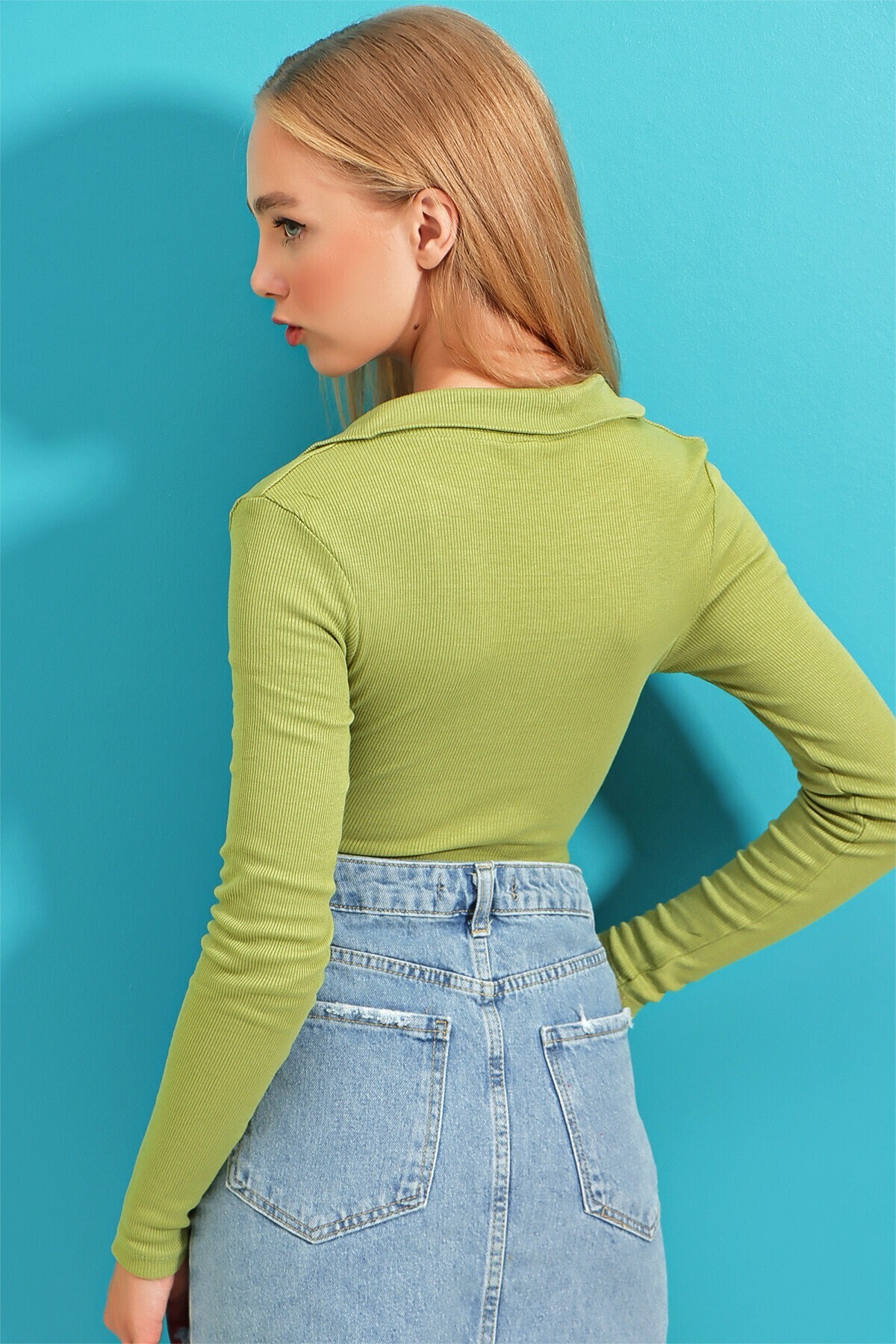 Fıstık Yeşili Polo Yaka Fitilli Yumuşak Dokulu Crop Bluz