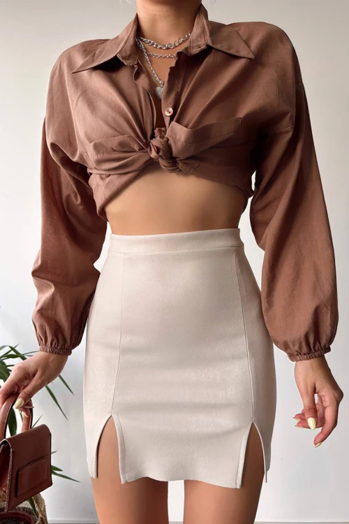 Bej Çift Yırtmaçlı Fermuarlı Süet Etek BC231015