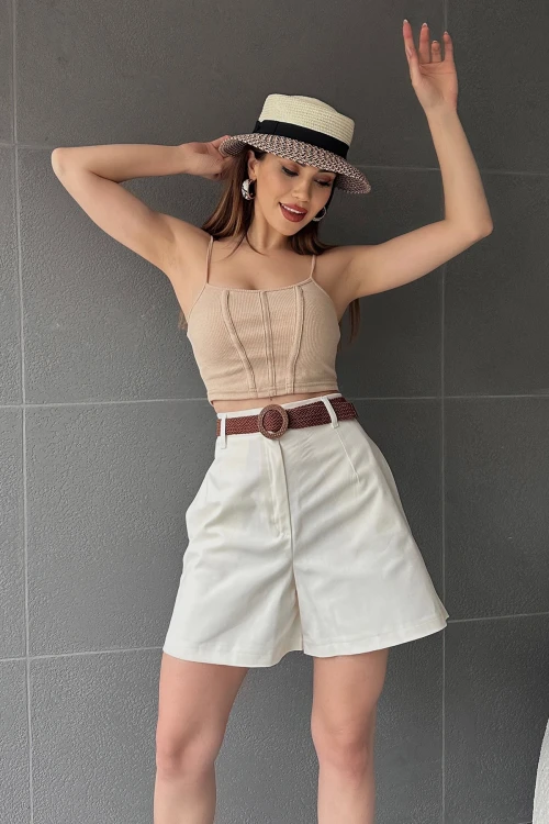 Ekru Beli Kemerli Geniş Paçalı Mom Şort
