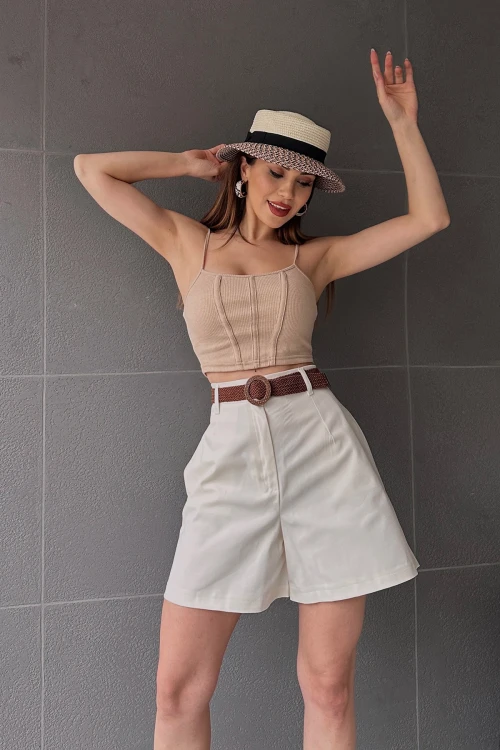 Ekru Beli Kemerli Geniş Paçalı Mom Şort