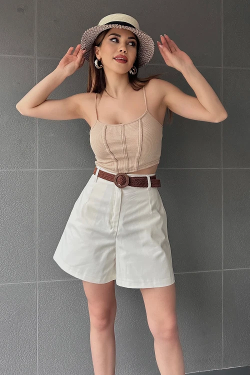 Ekru Beli Kemerli Geniş Paçalı Mom Şort