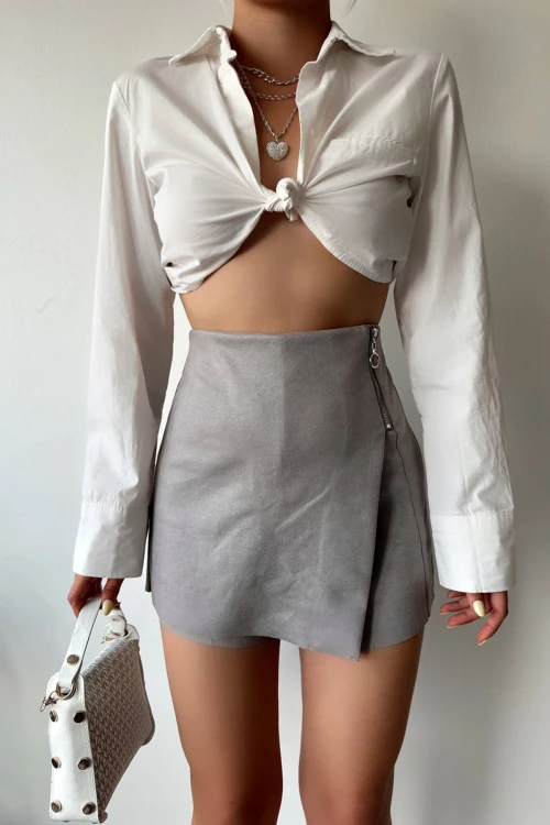 Gri Fermuar Detaylı Süet Şort Etek BC231014