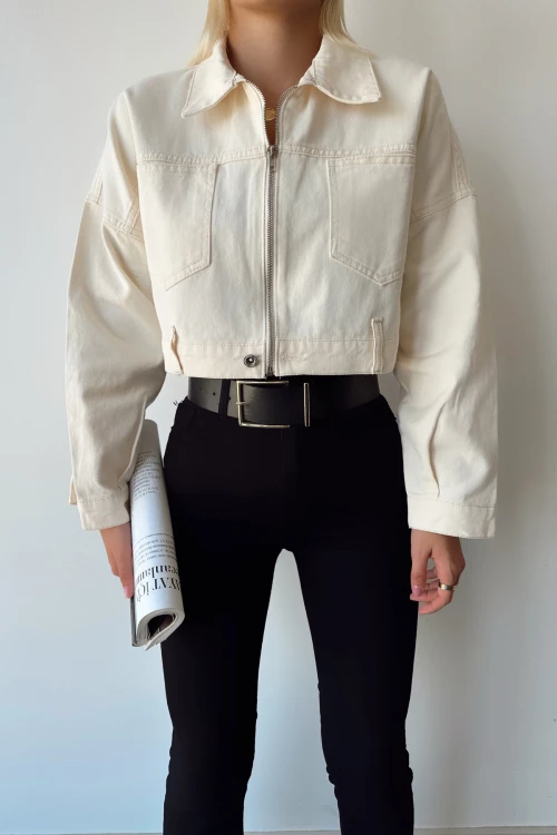 Krem Çift Cepli Fermuarlı Yıkamalı Crop Denim Ceket BCDF-235410