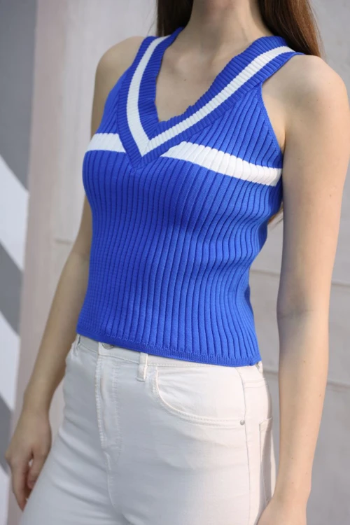 Saks V Yaka Şeritli Kolsuz Triko Bluz BC241056