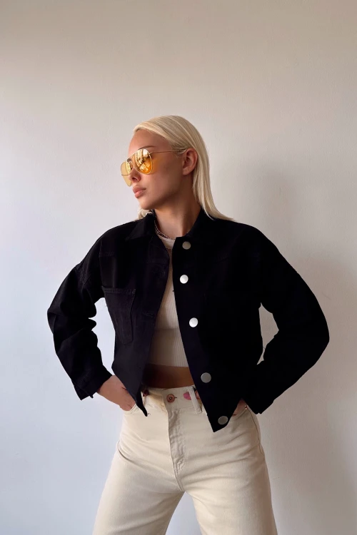 Siyah Çift Cepli Crop Yıkamalı Denim Ceket