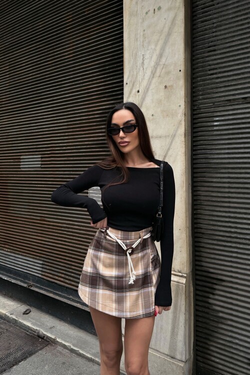 Bej Ekose Desenli Kemer Detaylı Mini Şort Etek