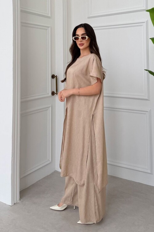 Bej Önden Ve Arkadan Yırtmaçlı Tensel Kumaş Alt Üst Takım