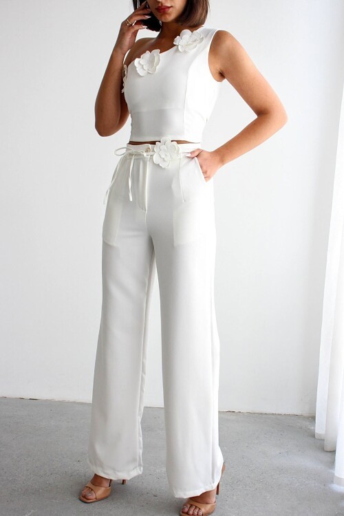 Beyaz Aksesuar Detaylı Bluz Ve Pantolon Dokuma Alt Üst Takım