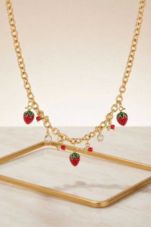 Gold Çilek Figürlü Charm Kolye