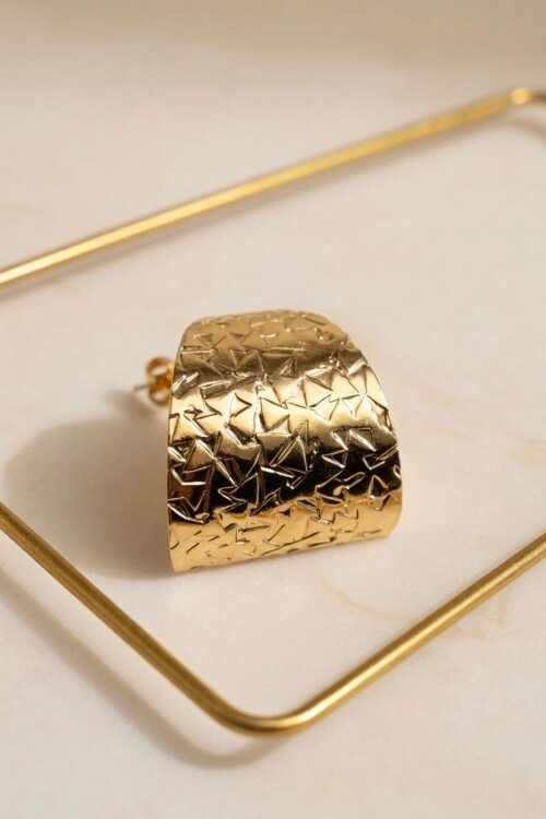 Gold Dokulu Geniş Küpe