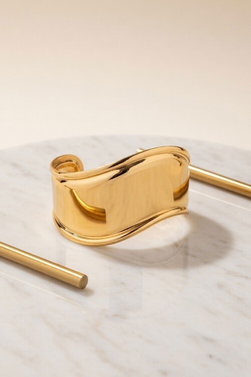 Gold Kıvrımlı Geniş Bileklik