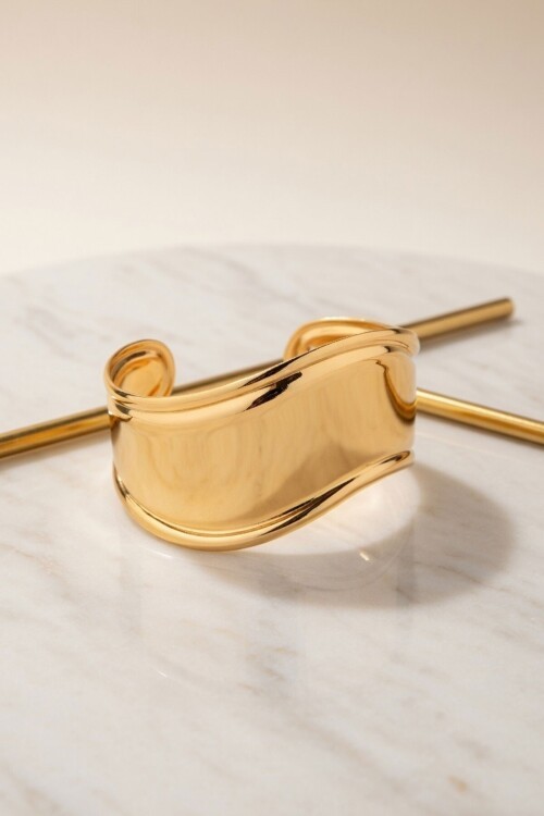 Gold Kıvrımlı Geniş Bileklik