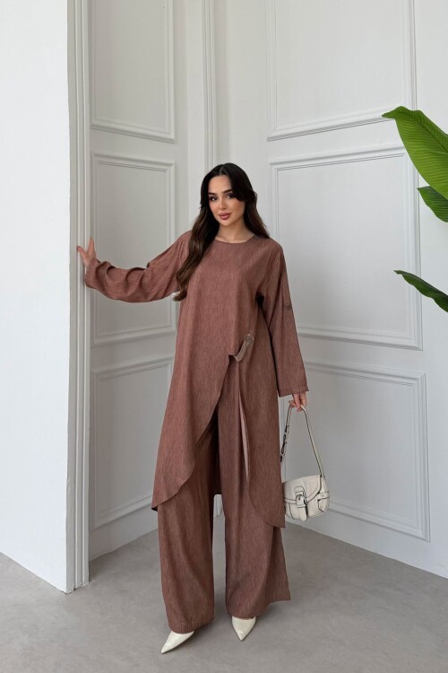 Kahverengi Önden Ve Arkadan Yırtmaçlı Tensel Kumaş Alt Üst Takım
