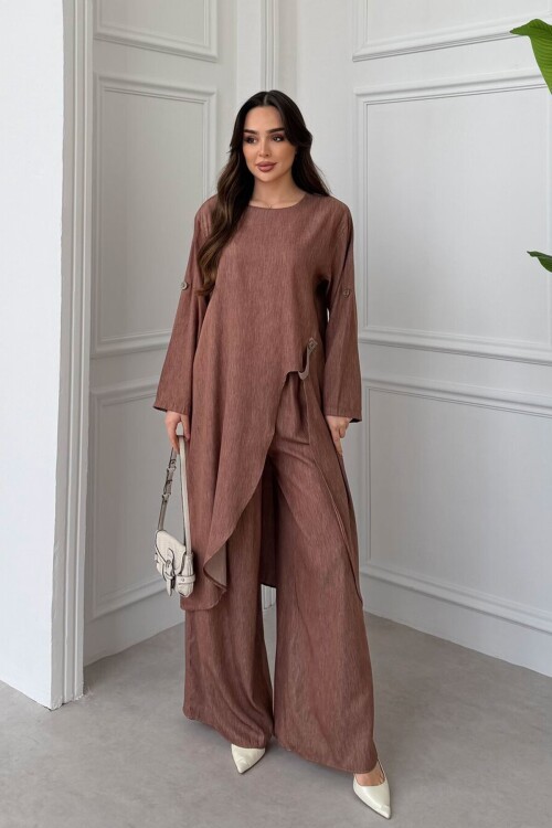 Kahverengi Önden Ve Arkadan Yırtmaçlı Tensel Kumaş Alt Üst Takım