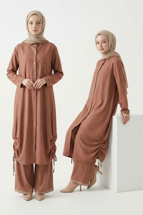 Kahverengi Yanları Büzgülü Uzun Boy Gömlek Pantolon Tensel Kumaş Tesettür Alt Üst Takım