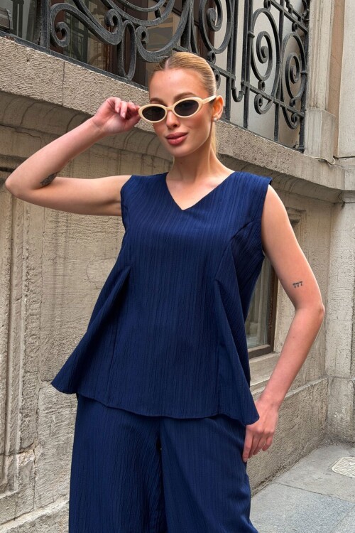 Lacivert V Yaka Sıfır Kol Kendinden Dokulu Alt Üst Takım 