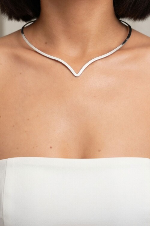 Silver Özel Kesimli Tasma Choker Kolye