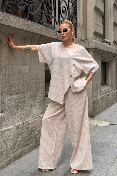 Siyah Çizgili Yandan Düğmeli Alt Üst Keten Takım 