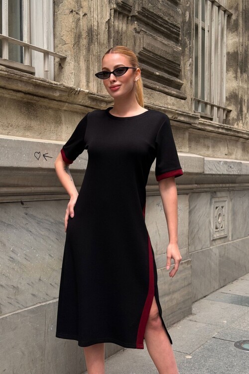 Siyah Şeritli Yırtmaç Detaylı Modal Kumaş Elbise