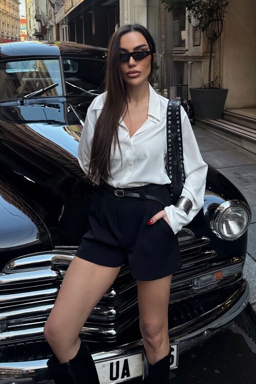 Siyah Yüksek Bel Kemerli Dokuma Şort