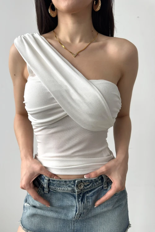 Beyaz Tek Omuz Buzzy Bluz BCDF-241060