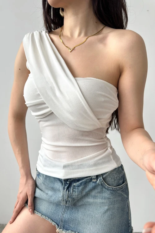 Beyaz Tek Omuz Buzzy Bluz BCDF-241060