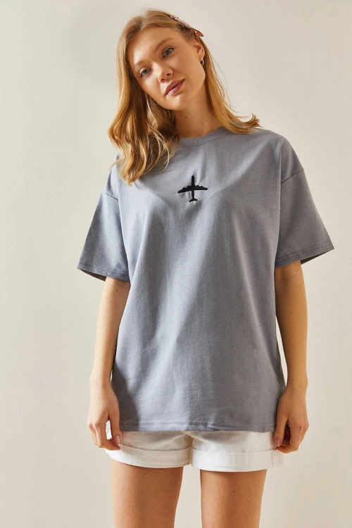 Gri Bisiklet Yaka İki İplik Nakış İşlemeli Oversize Pamuk T-Shirt BC241120