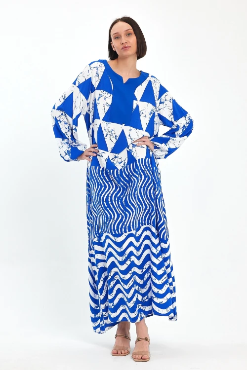 Maxi Boy Mavi Geometrik Desenli Bisiklet Yaka Uzun Boy Salaş Kesim Dokuma Elbise BCVL-241058