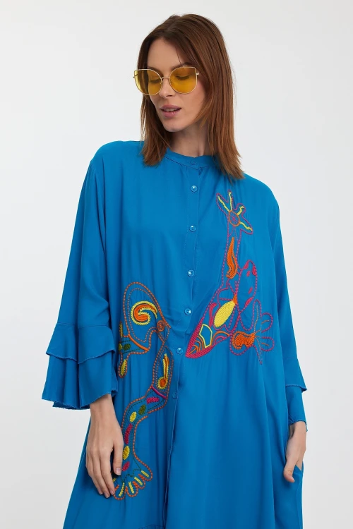 Maxi Boy Mavi Hakim Yaka Nakış İşlemeli Uzun Boy Dokuma Gömlek Elbise BCVL-248140