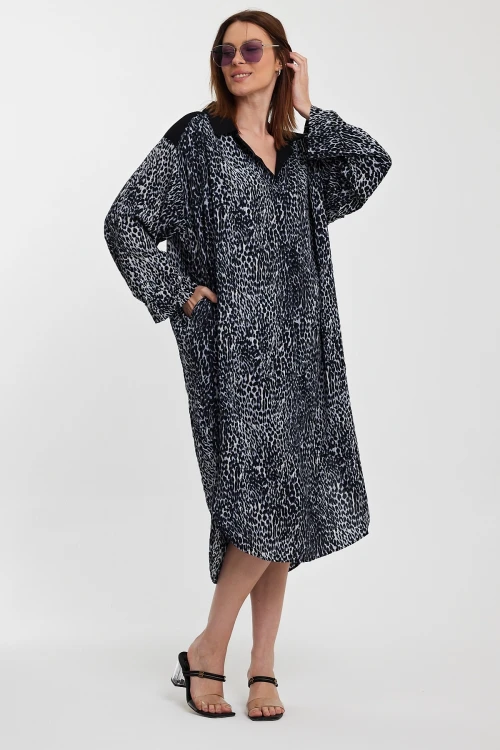 Maxi Boy Siyah V Yaka Çift Cepli Desenli Dokuma Elbise BCVL-24S55