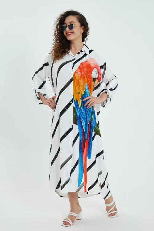 Maxi Boy Siyah V Yaka Çizgili Ve Baskılı Salaş Dokuma Gömlek Elbise BCVL-24933