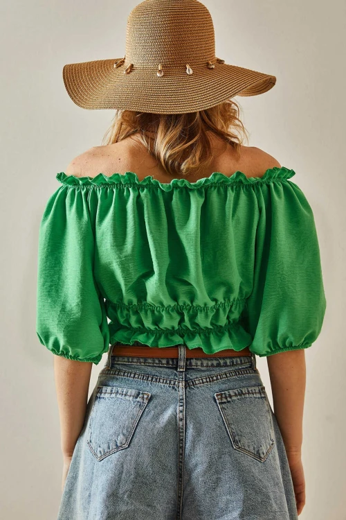 Yeşil Kayık Yaka Önü Büzgülü Fırfırlı Dokuma Bluz