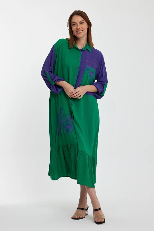 Maxi Boy Yeşil Renk Bloklu Nakış İşlemeli Uzun Boy Dokuma Gömlek Elbise BCVL-241000