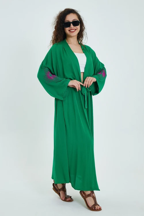 Maxi Boy Yeşil Sırtı Ve Kolları Nakışlı Kemer Bağlamalı Uzun Kimono Ceket BCVL-24911