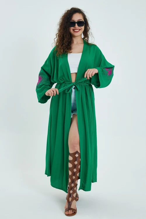 Maxi Boy Yeşil Sırtı Ve Kolları Nakışlı Kemer Bağlamalı Uzun Kimono Ceket BCVL-24911