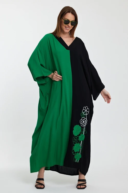 Maxi Boy Yeşil V Yaka Nakış İşlemeli Renk Bloklu Uzun Boy Gömlek Elbise BCVL-24958