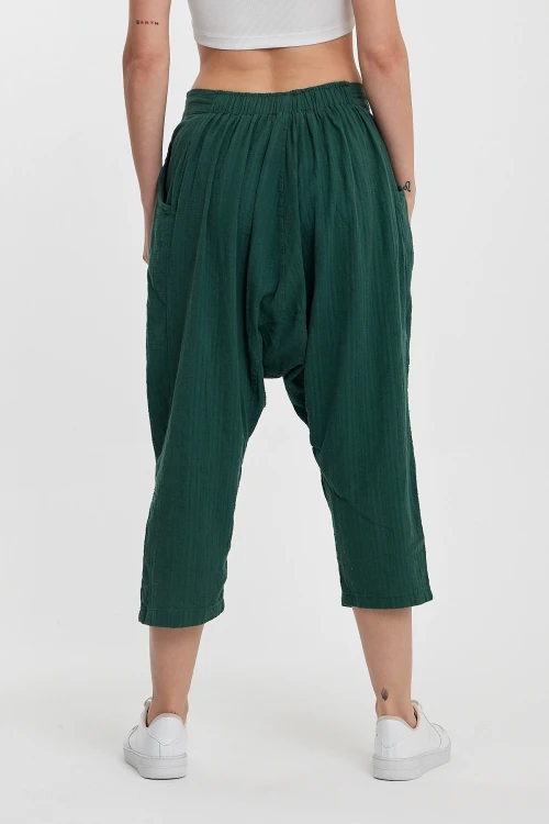 Maxi Boy Zümrüt Yeşili Çift Cepli Düğme Detaylı Düşük Ağ Şalvar Pantolon BCVL-245326