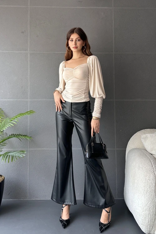 Bej Kalp Yaka Önü Ve Manşeti Drapeli Bluz BCDF-242105