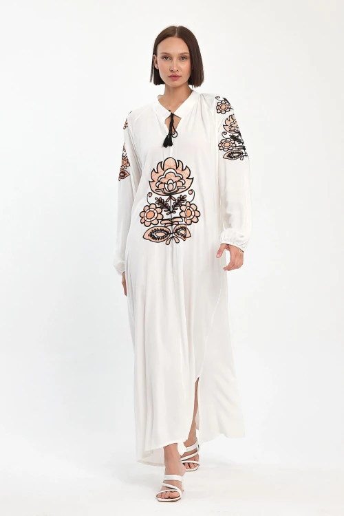 Maxi Boy Beyaz Bağcıklı Nakış İşlemeli Uzun Boy Dokuma Elbise BCVL-24940