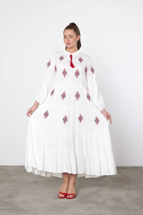 Maxi Boy Beyaz Nakış İşlemeli Dokuma Viscon Elbise BCVL-25917